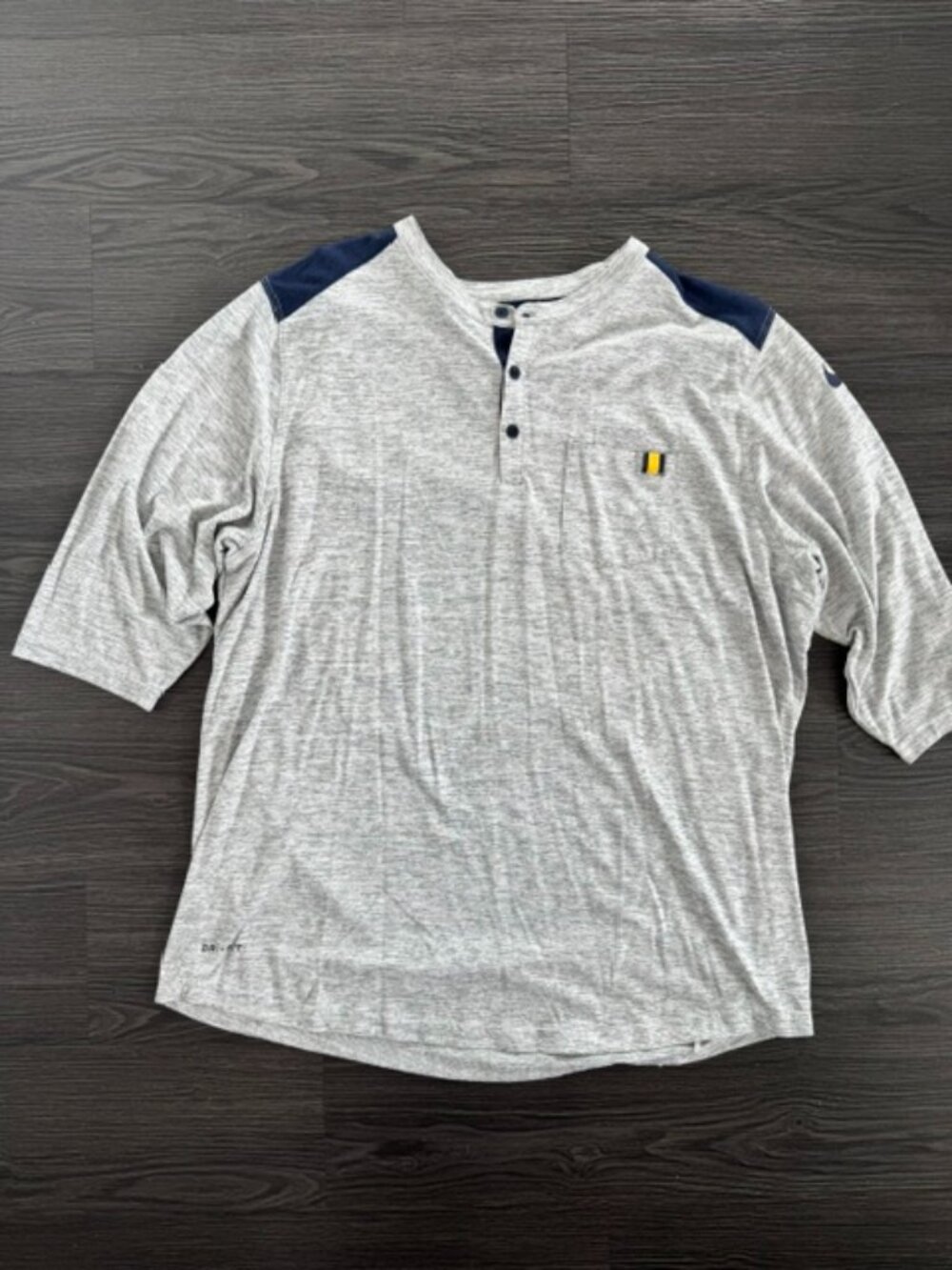Nike Dri-Fit Michigan Wolverines Henley Shirt Men's Size XL Grey Navy 3/4 Sleeve